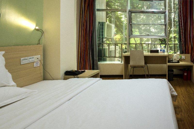 E+ Hotel Guangzhou Baixin Branch المظهر الخارجي الصورة
